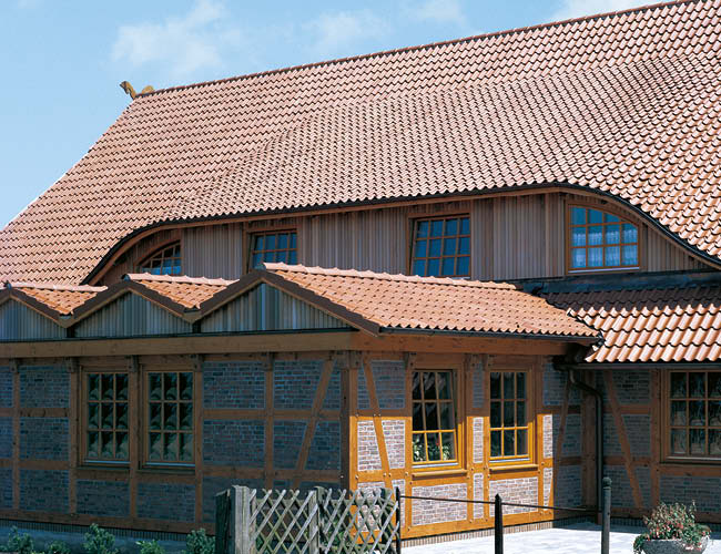 Meyer-Holsen_Denkmalschutz_Galerie_Hohlfalzziegel_naturrot
