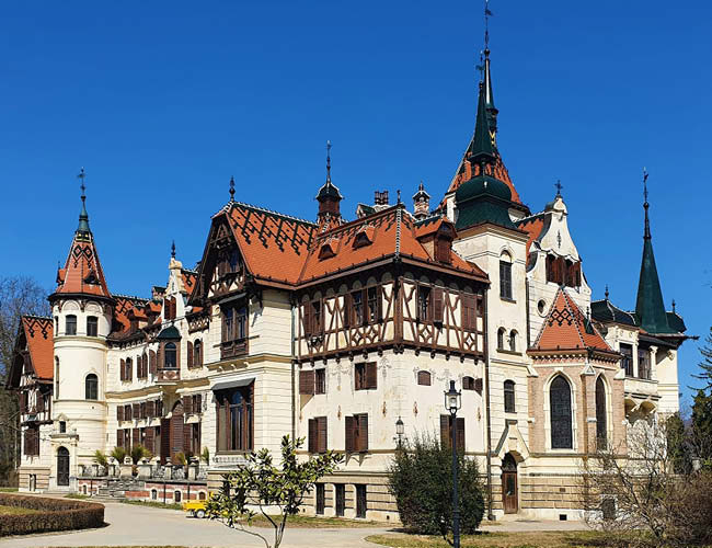 Meyer-Holsen_Denkmalschutz_Galerie_SchlossLesnaTschechien_Gesamtansicht
